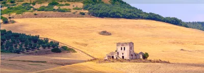 Between Puglia and Basilicata (Italy): Country landscape