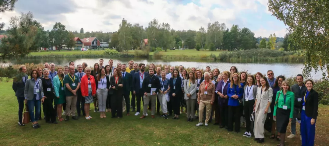 Group Picture of the 4th NN Meeting