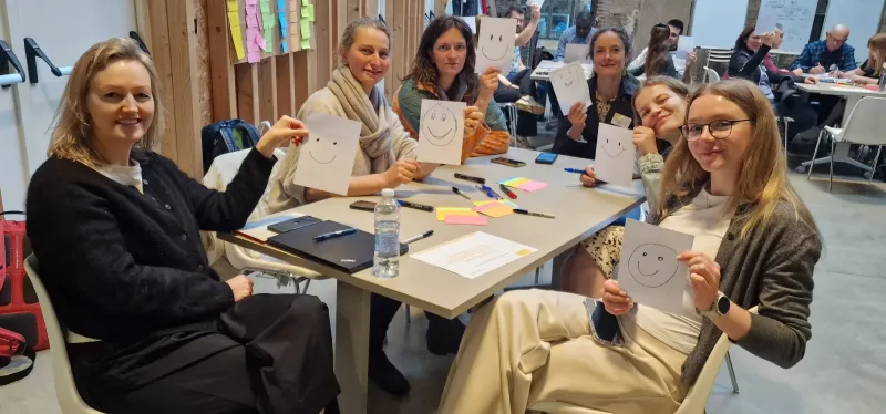Participants of Cross-visit ‘Monitoring animal welfare’ with their drawings