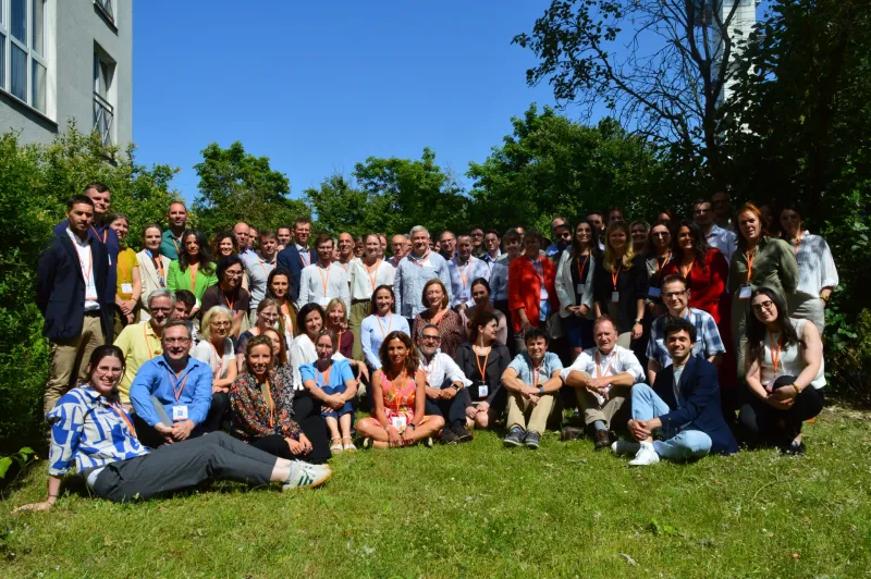 Group picture of participants to the workshop