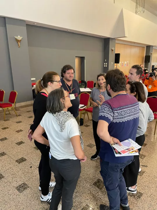 participants discussing and presenting during the transnational cooperation workshop at LINC