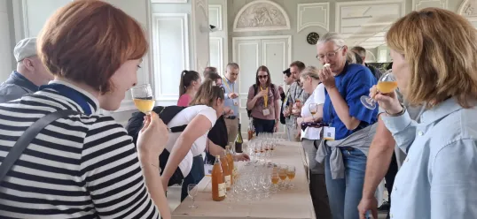 Field visit - tasting at EU CAP Network workshop ‘Innovation in logistics to improve the position of farmers in a supply chain’